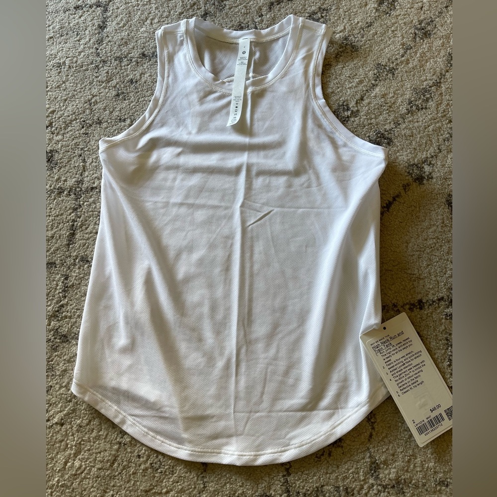 Lululemon tank
